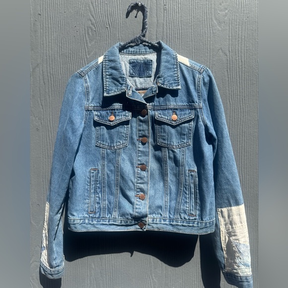 Upcycled Denim Jacket with Quilted Pitcher Appliqué Size SM - Picture 8 of 13